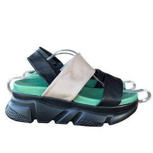 Girotti Black‎ and Cream Leather Women's Sandals NWOB